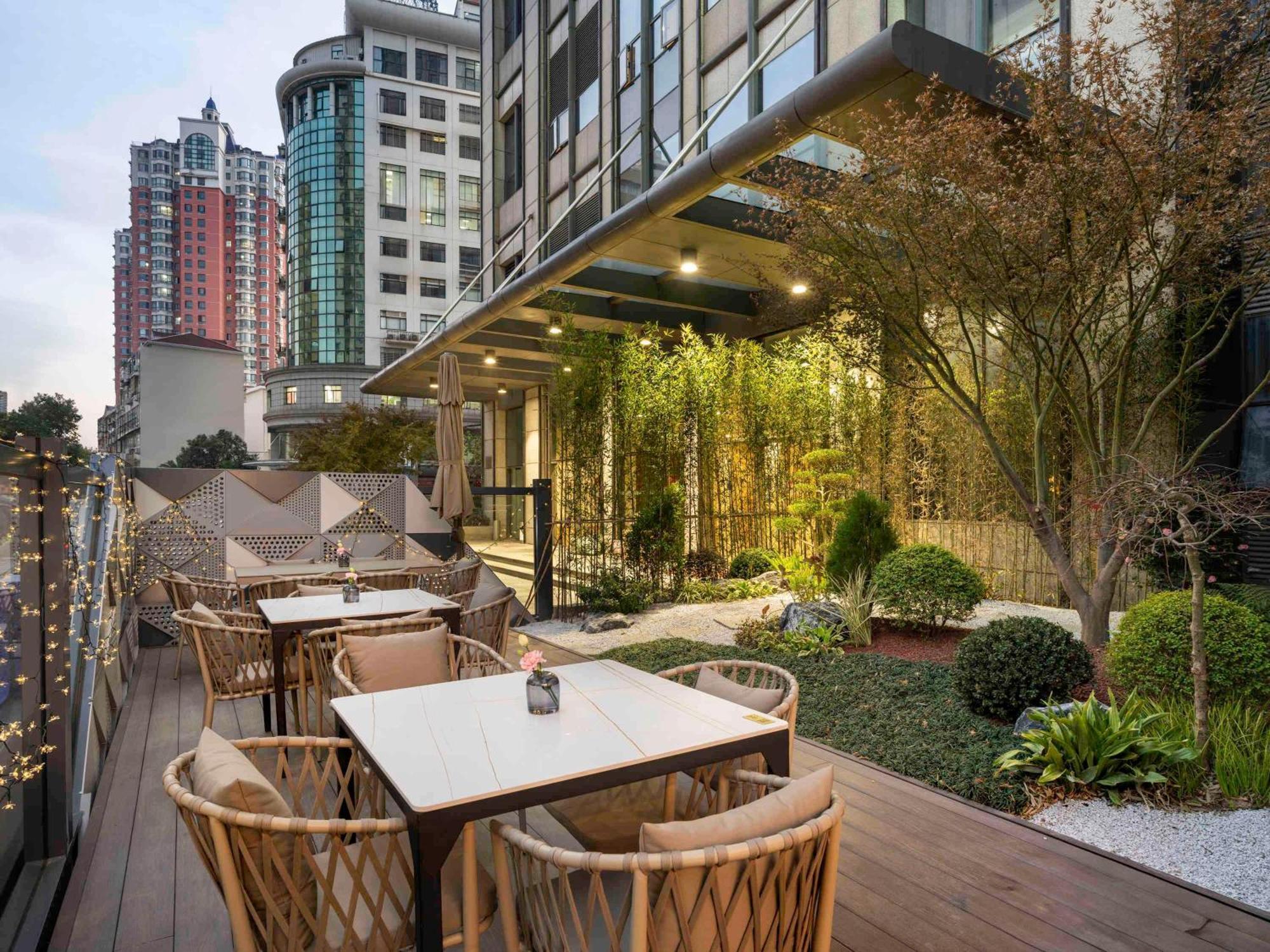 Hotel Novotel Jingan 4*