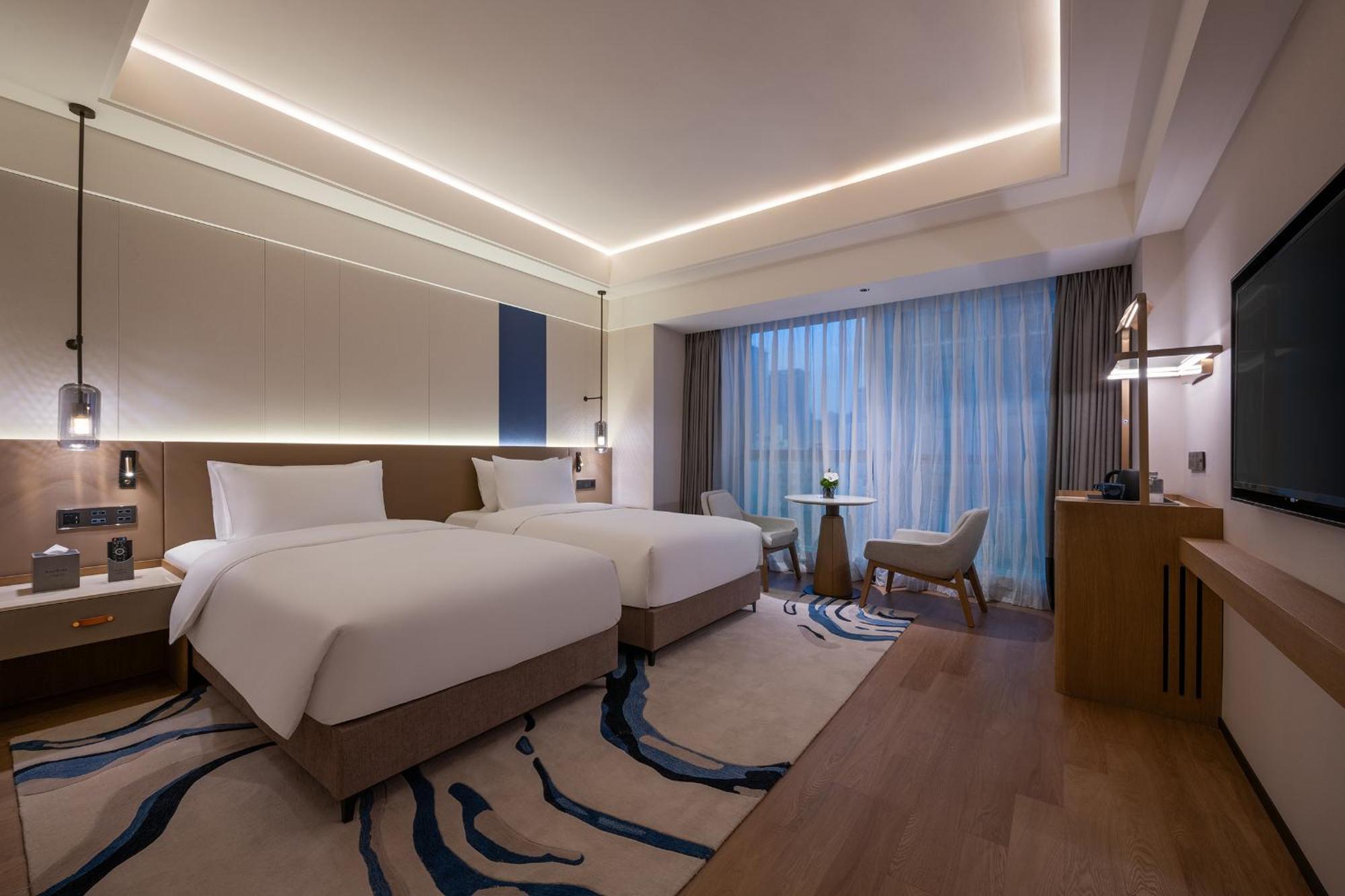 Hotel Novotel Jingan 4*